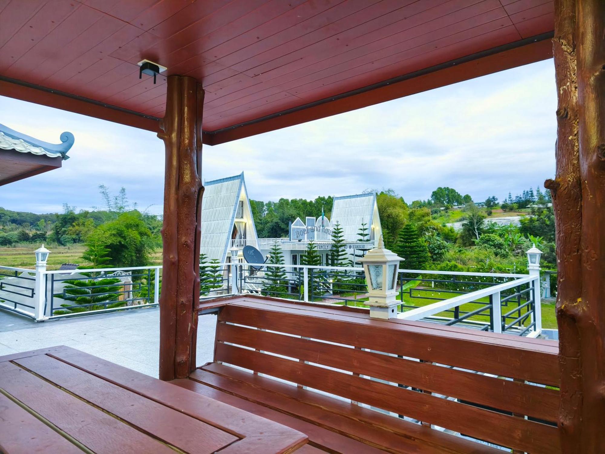 Boat And House Resort Khao Kho Zewnętrze zdjęcie